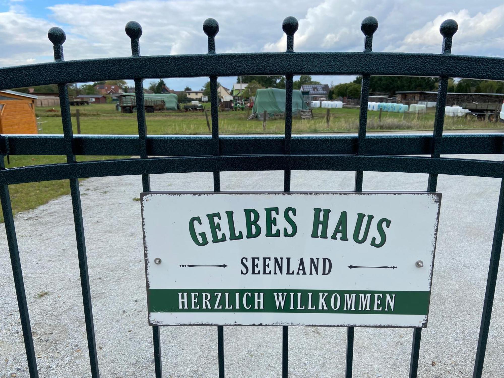Gelbes Haus Seenland Ferienwohnungen Xl Elsterheide Luaran gambar