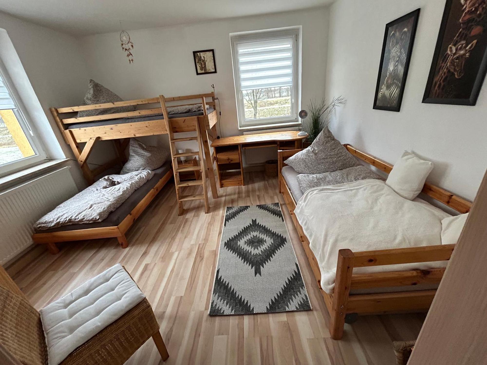Gelbes Haus Seenland Ferienwohnungen Xl Elsterheide Luaran gambar
