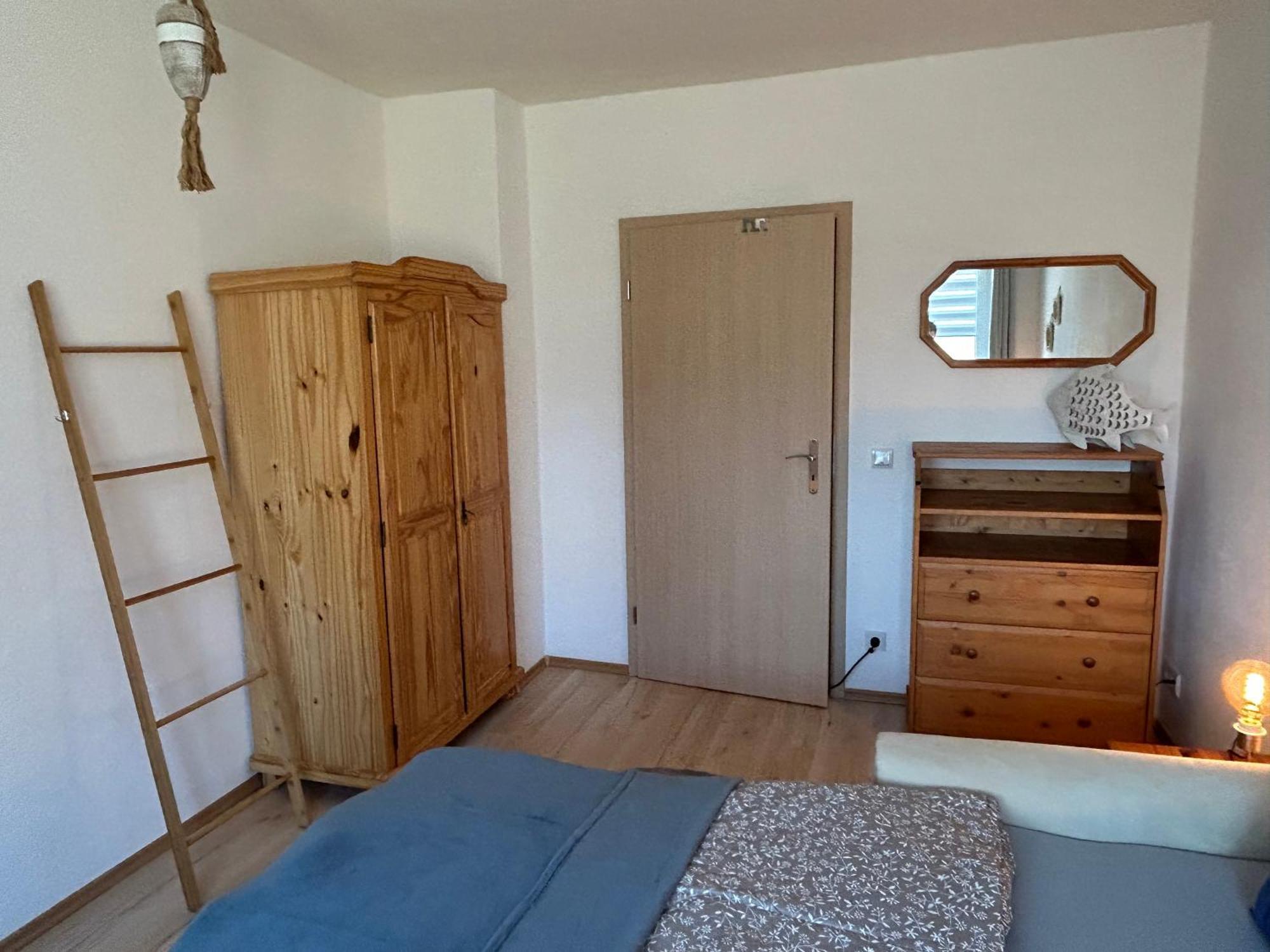Gelbes Haus Seenland Ferienwohnungen Xl Elsterheide Bilik gambar
